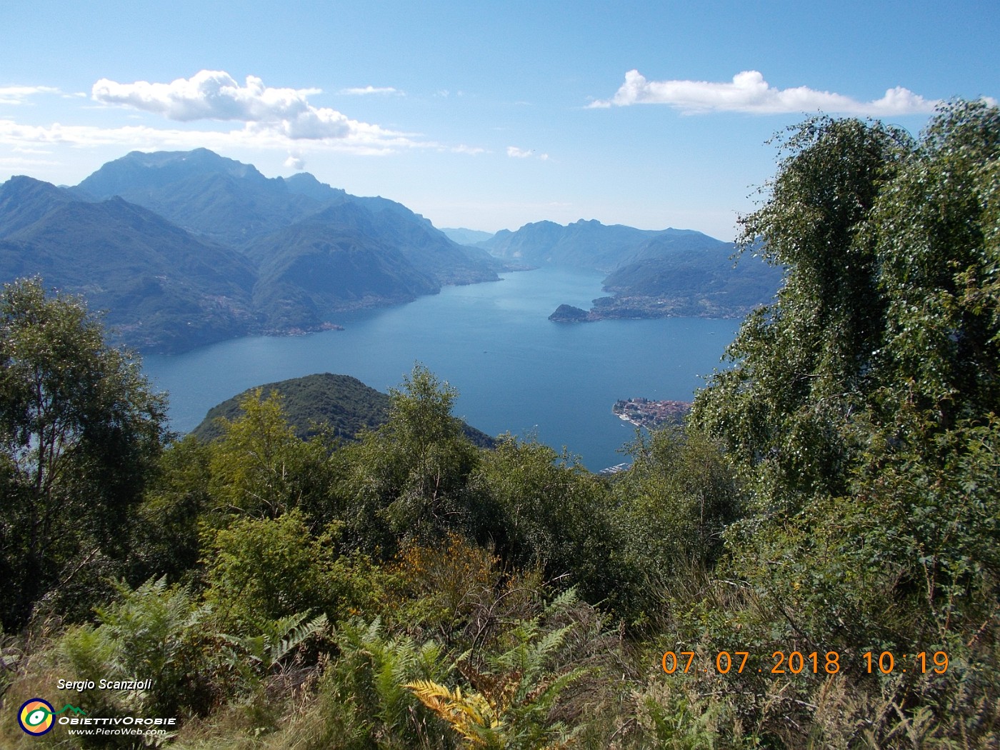 02 SI INTAVEDE IL LAGO DI COMO.JPG